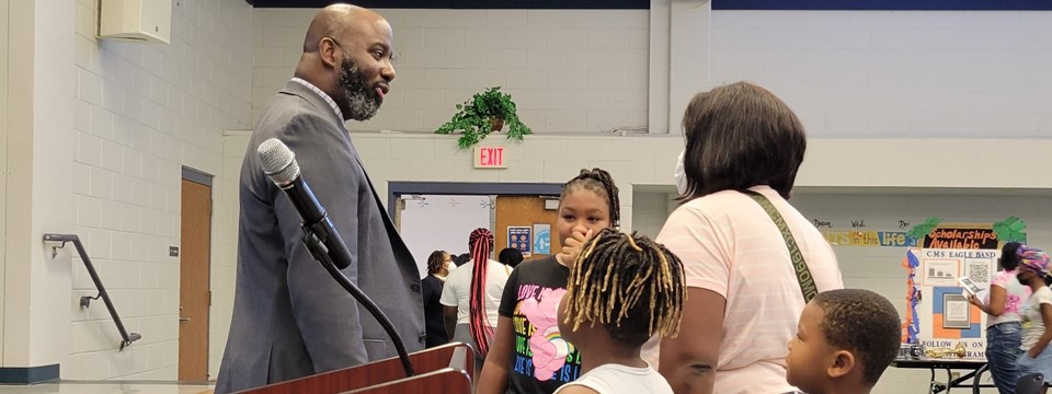 Principal Searcy Greets Family at Open House 2022-23